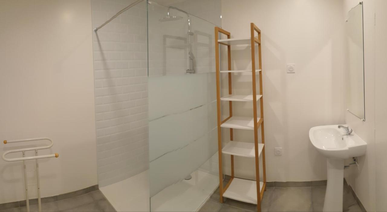 Appartements Renove 2023 Proche Aeroport 5Min, Gare Sncf 2 Min, Tramway Au Pied De L'Immeuble , Parking Possible, Renovated Apartments 2023 Near The Airport 5 Min, Train Station 2 Min, Tram Next To The Building 1 Min, Parking Possible Ніцца Екстер'єр фото