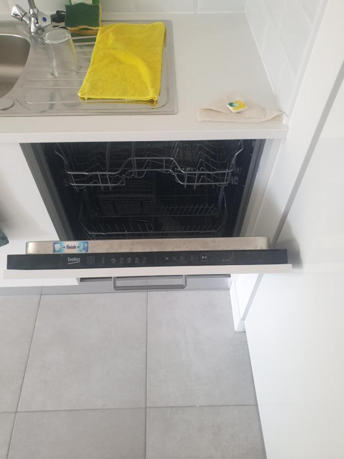 Appartements Renove 2023 Proche Aeroport 5Min, Gare Sncf 2 Min, Tramway Au Pied De L'Immeuble , Parking Possible, Renovated Apartments 2023 Near The Airport 5 Min, Train Station 2 Min, Tram Next To The Building 1 Min, Parking Possible Ніцца Екстер'єр фото