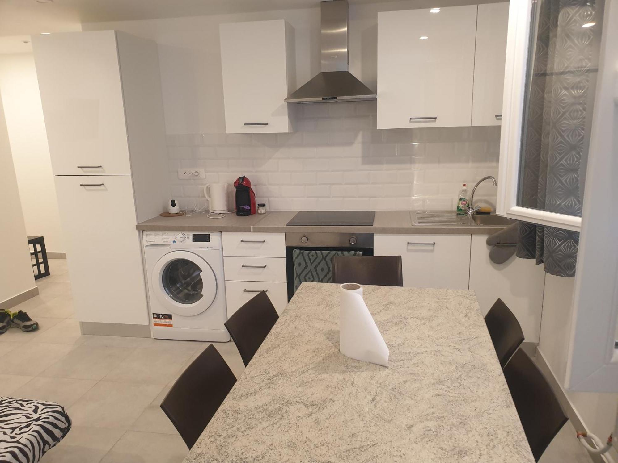 Appartements Renove 2023 Proche Aeroport 5Min, Gare Sncf 2 Min, Tramway Au Pied De L'Immeuble , Parking Possible, Renovated Apartments 2023 Near The Airport 5 Min, Train Station 2 Min, Tram Next To The Building 1 Min, Parking Possible Ніцца Номер фото