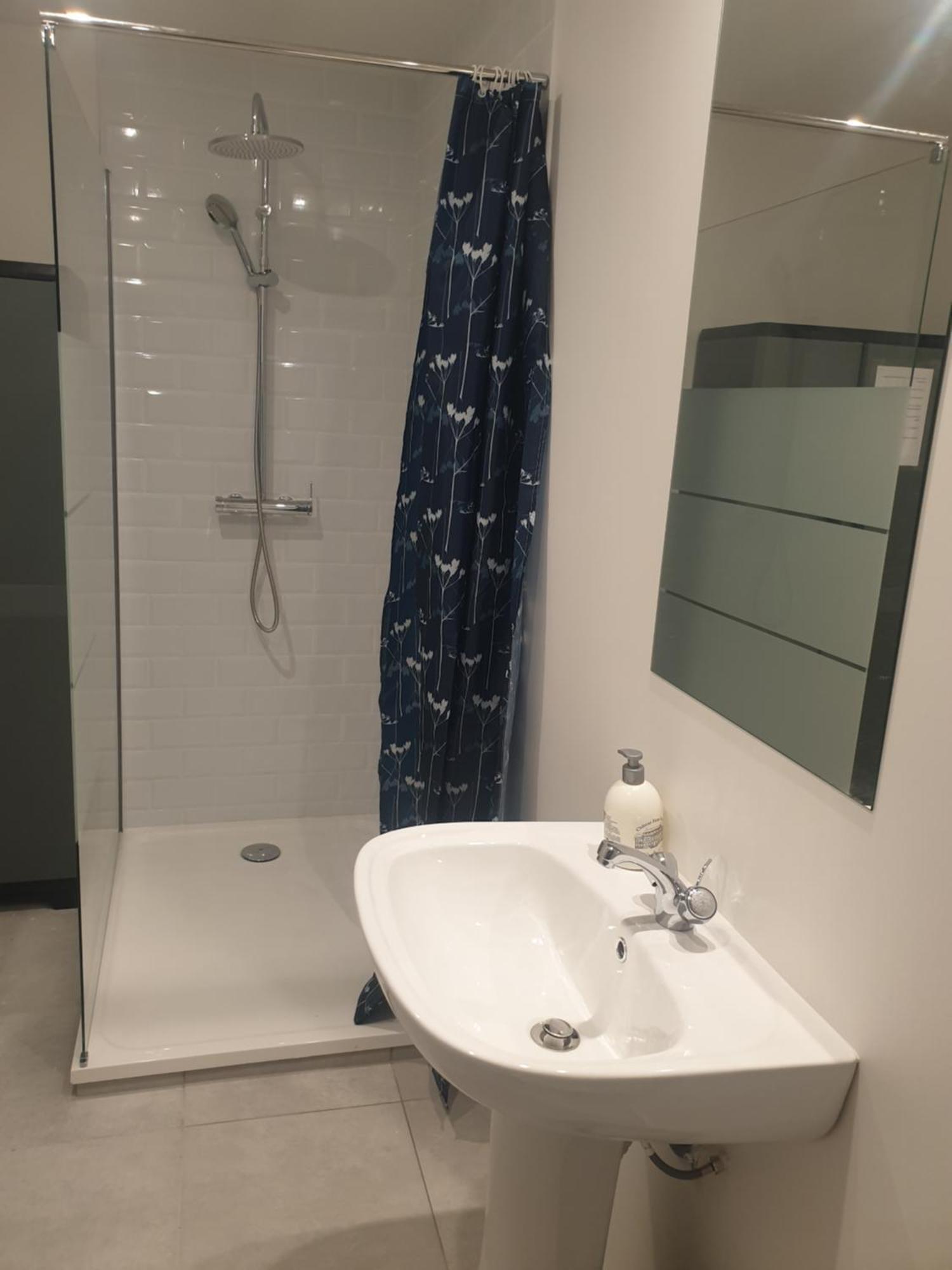Appartements Renove 2023 Proche Aeroport 5Min, Gare Sncf 2 Min, Tramway Au Pied De L'Immeuble , Parking Possible, Renovated Apartments 2023 Near The Airport 5 Min, Train Station 2 Min, Tram Next To The Building 1 Min, Parking Possible Ніцца Номер фото