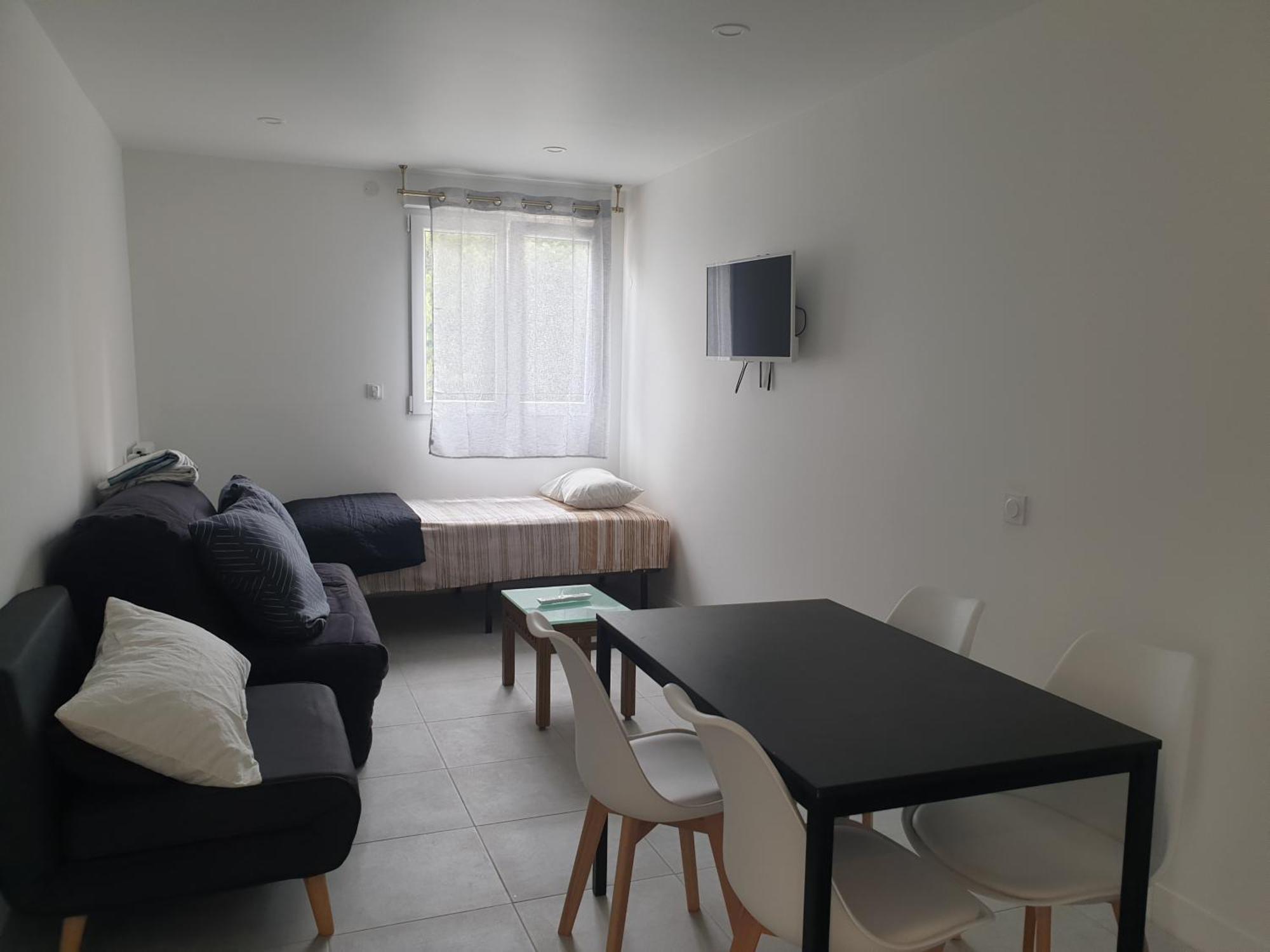 Appartements Renove 2023 Proche Aeroport 5Min, Gare Sncf 2 Min, Tramway Au Pied De L'Immeuble , Parking Possible, Renovated Apartments 2023 Near The Airport 5 Min, Train Station 2 Min, Tram Next To The Building 1 Min, Parking Possible Ніцца Номер фото